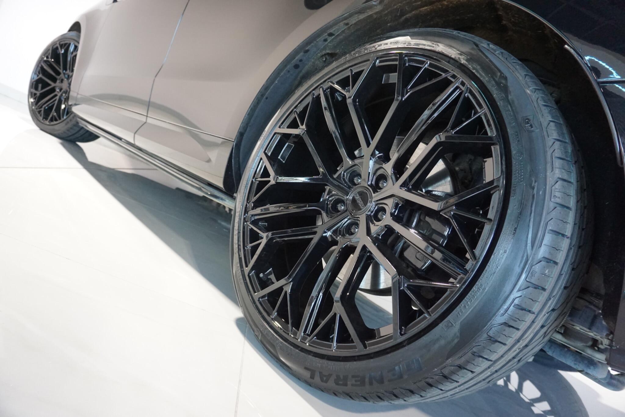 Land Rover Range Rover Sport 3.0 D300 MHEV Dynamic SE SUV 5dr Diesel Auto 4WD Euro 6 (s/s) (300 ps)